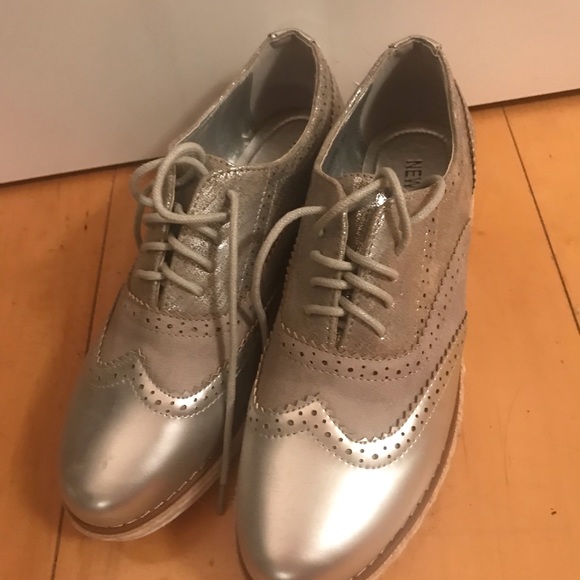 Size 7. Never worn silver shoes. Not leather - Picture 3 of 3